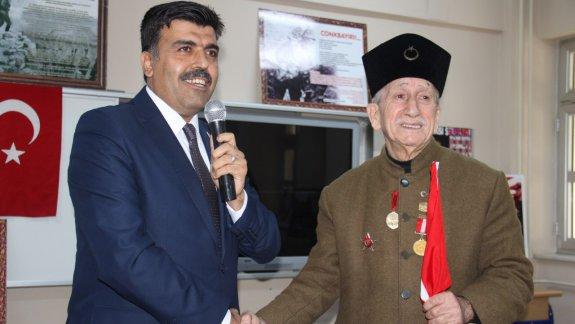Çanakkale Gazilerinden Merhum Hüseyin KAÇMAZ´ın oğlu Turgut KAÇMAZ, ilçemizde konferans verdi.