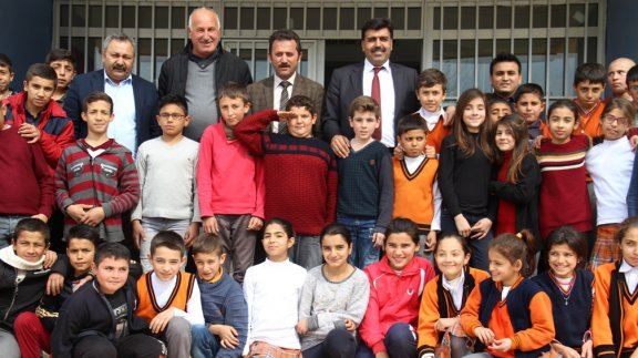 İlçe Milli Eğitim Müdürümüz Harun KURT, Şerefoğlu Mahallesindeki Okulları Ziyaret Etti.