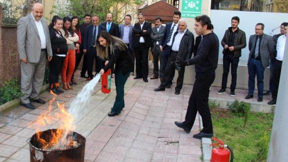 Dulkadiroğlu İlçe Milli Eğitim Müdürlüğü Hizmet Binasında Yangın Tatbikatı Yapıldı. 