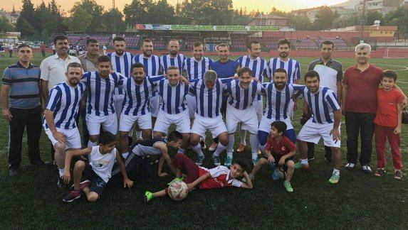 2017-2018 Kahramanmaraş Kurumlararası Futbol Turnuvası´nda Dulkadiroğlu İlçe Milli Eğitim Müdürlüğü Futbol Takımımız Şampiyon Oldu!