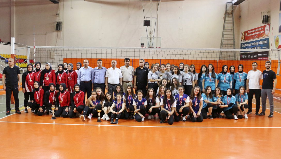 Kahramanmaraş Liseler Arası Kız Voleybol Final Müsabakaları