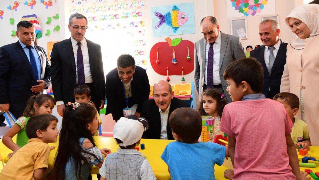 İçişleri Bakanımız Sn.Süleyman SOYLU, İlçemiz Kapıçam Halk Eğitim Merkezi'ni Ziyaret Etti