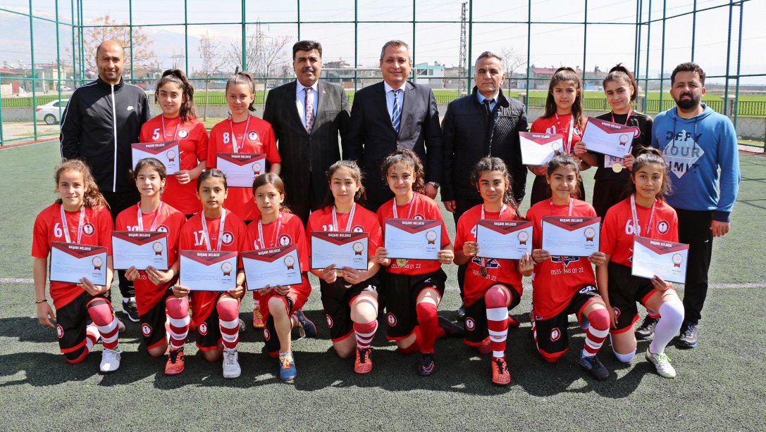 Sümer Ortaokulu Kız Futbol Takımı Türkiye Finallerinde 