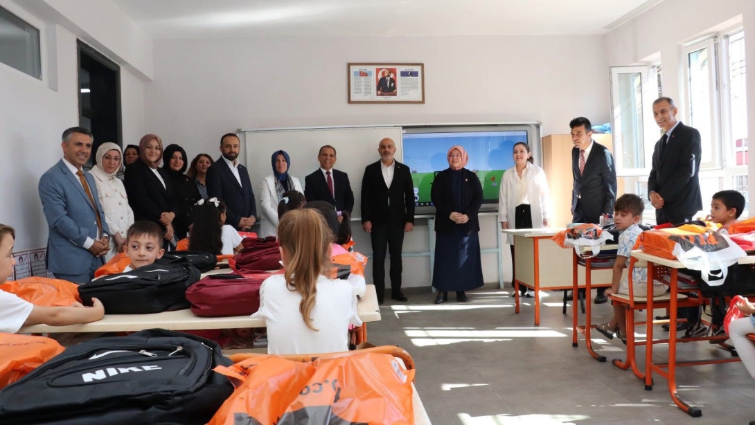AK PARTİ MİLLETVEKİLİ TUBA KÖKSAL İLÇEMİZ OKULLARINI ZİYARET ETTİ