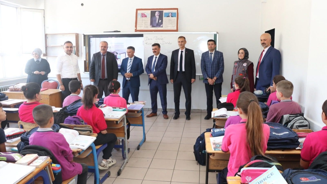 TKDK YETKİLİLERİNİN İLÇEMİZ 5 NİSAN ORTAOKULUNA ZİYARETİ